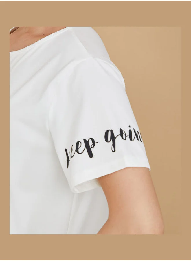 Styli Keep Going Printed Sleeves Back T Shape Mesh Panel Activewear Top