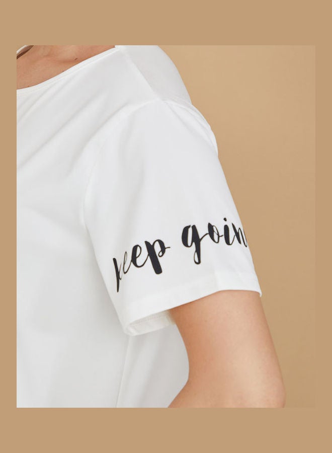 Styli Keep Going Printed Sleeves Back T Shape Mesh Panel Activewear Top  - Image 3