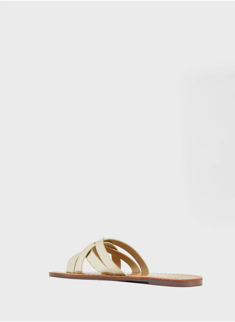 جينجر Crossover Strap Flat Sandal