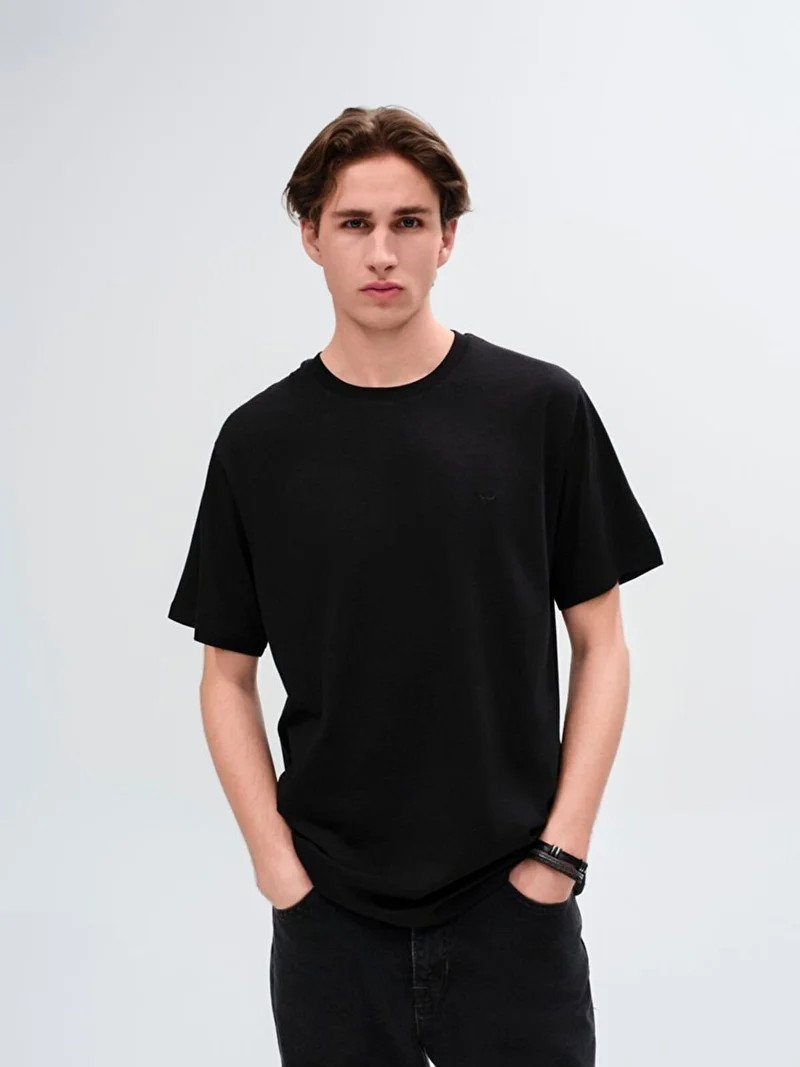 ال تي بي Black T-Shirt