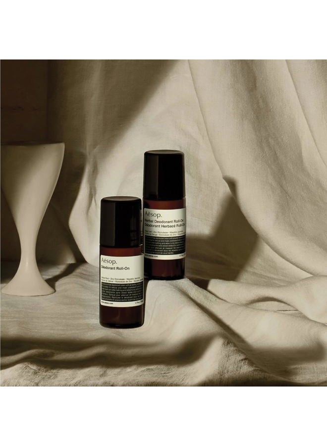 Aesop مزيل عرق عشبي رول أون | خالي من الكحول | يقلل + يخفي رائحة الإبط | ورق المريمية، زنك ريسينوليات، مستخلص الوسابي | 1.7 أونصة / 50 مل - Image 4