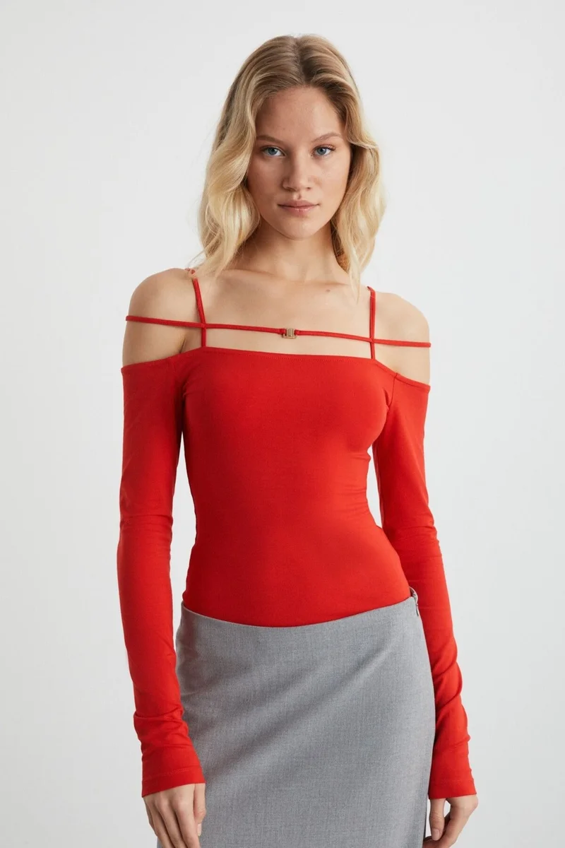 جريميلانج Liadan Women's Viscose Round Neck Slim Fit Red Blouse