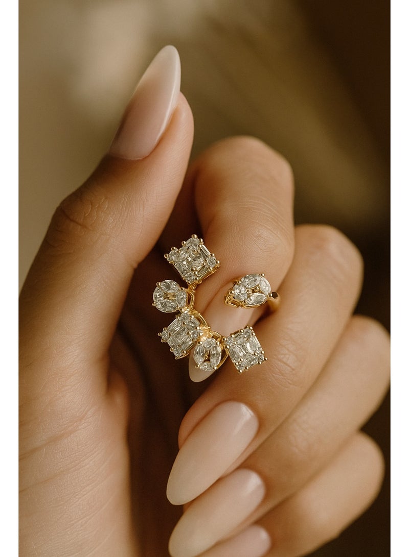 ثري دايموندز خاتم مفتوح مطلي دهب بتصميم هندسي وفصوص زيركون متنوّعة – فري سايز ولمعة مبهرة للبنات - Image 2