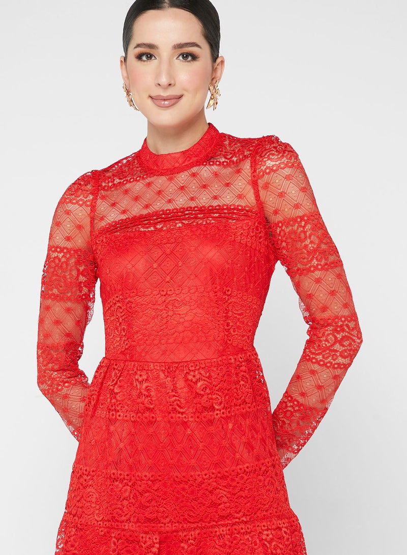 فيرو مودا فستان دانتيل بياقة عالية - Image 3