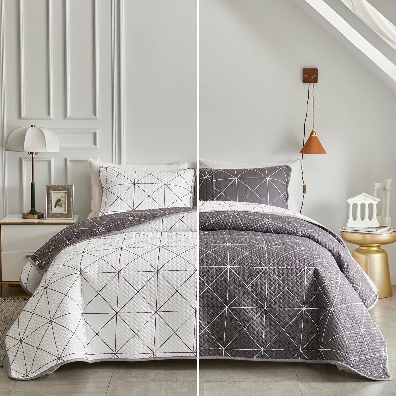 UOZZI BEDDING 3 Pieces Reversible Quilt Set Plaid White Gray Queen Full Size 88x88 Soft Microfiber Lightweight Coverlet Bedspread Summer Comforter Set Bed Cover for All Season 1 Quilt 2 Shams