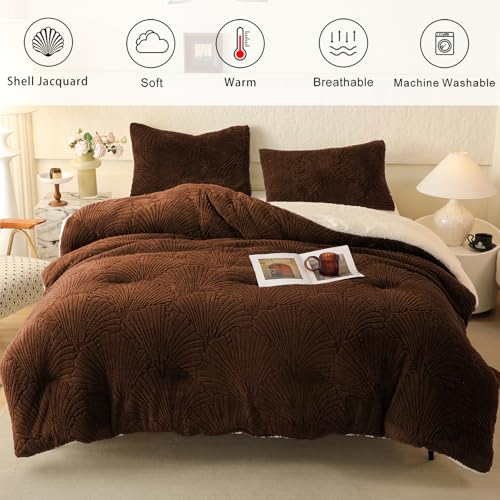 tohrisa Seashell Jacquard Sherpa Comforter Set Warm Cozy Premium Bedding 3 Pieces, King Size Geometric Pattern Quilt Comforter with 2 Pillowcases(104"X90" Coffee) - Image 4