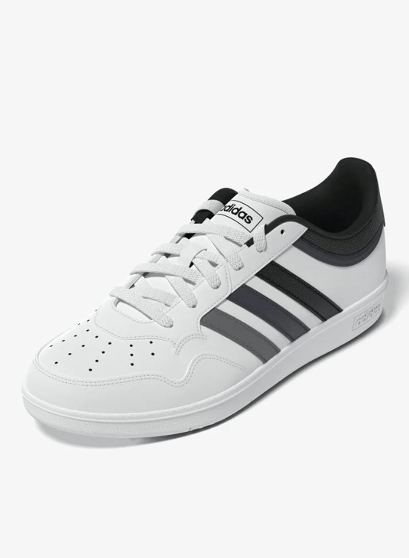 adidas أحذية كرة سلة هووبس . يو بيضاء للجنسين