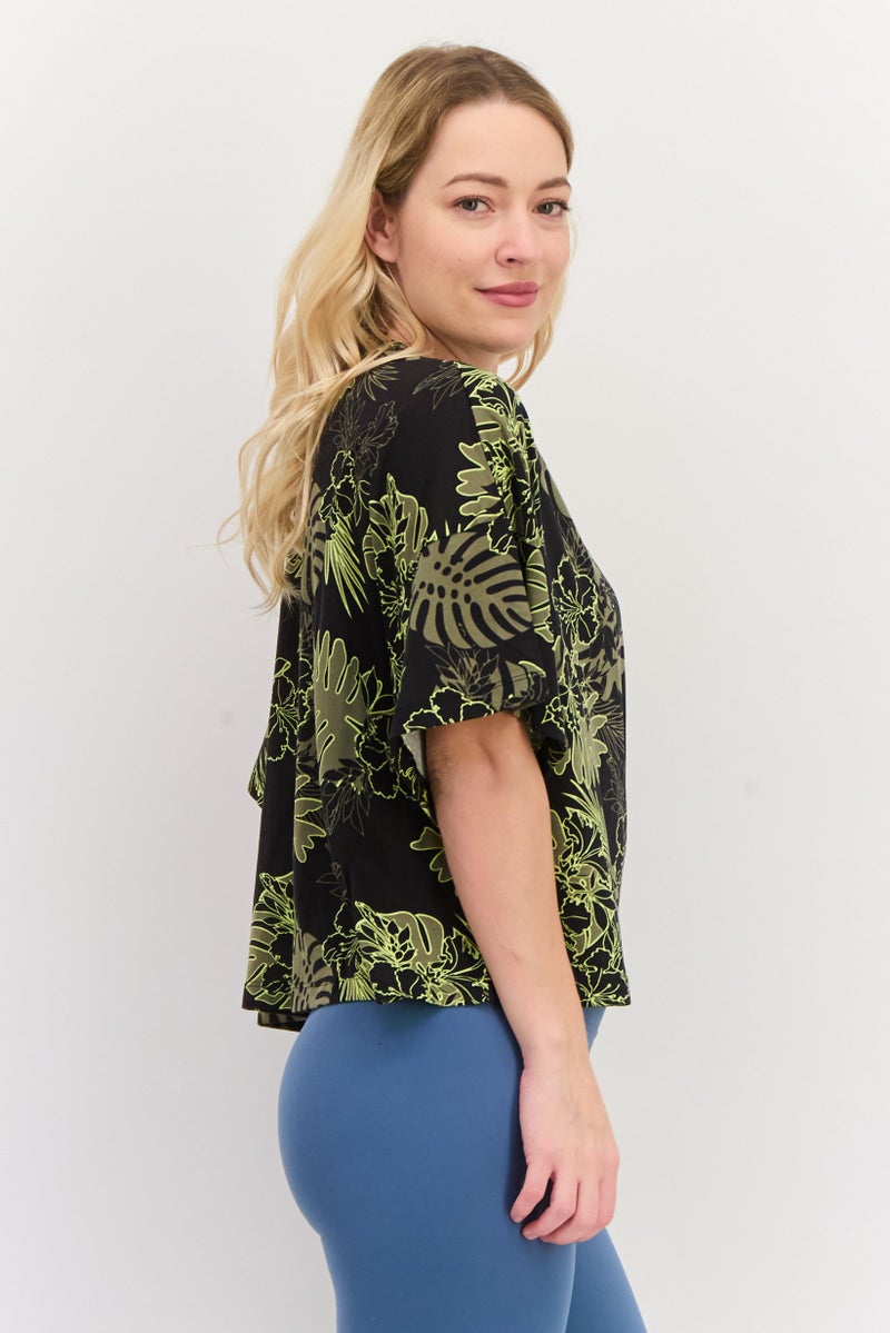 PUMA Women Sportswear Fit Short Sleeve Outdoor Top, Black Combo - Image 4