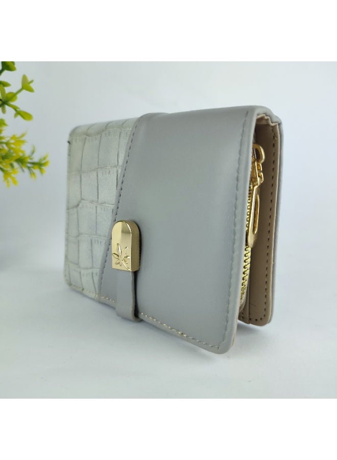 Women’s Leather Wallet – High-Quality Material with Inner Compartments for Organizing Your Essentials - Image 4