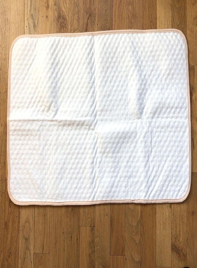 Tiny Undies وسادة تغيير حفاضات الأطفال المقاومة للماء - سطح علوي من القطن الناعم، ظهر من مادة TPU مانعة للتسرب، قابلة لإعادة الاستخدام والغسل لتدريب الأطفال على استخدام المرحاض والتواصل بشأن التبول والتبرز (مخططة) - Image 5