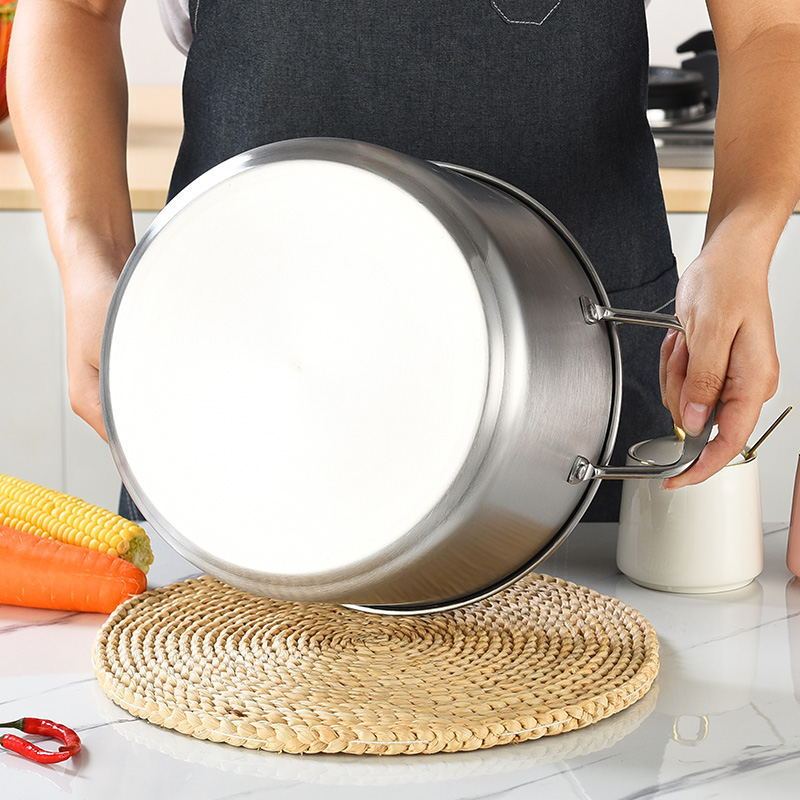 Stainless Steel Soup Pot 26cm 5L With Steaming Rack - Thickened Base For Even Heat Distribution - Coating-Free Healthy Cooking for Home Kitchen - Image 4