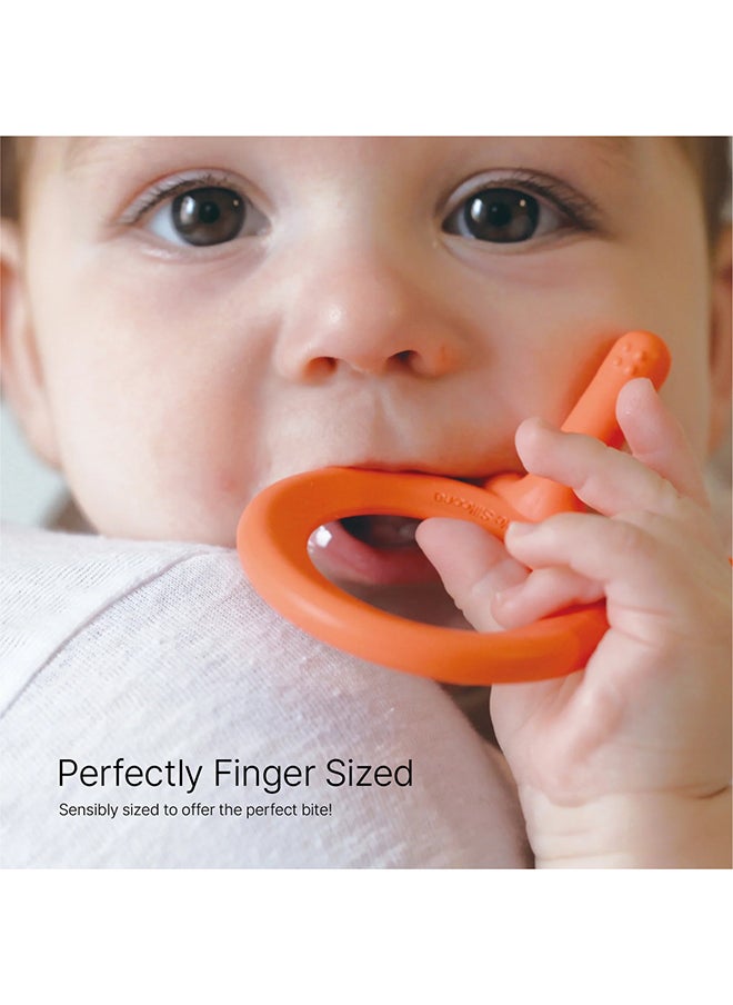 comotomo - Natural Feel Baby Bottle 250 ML With Silicone Baby Teether, 3 Months + - Image 1