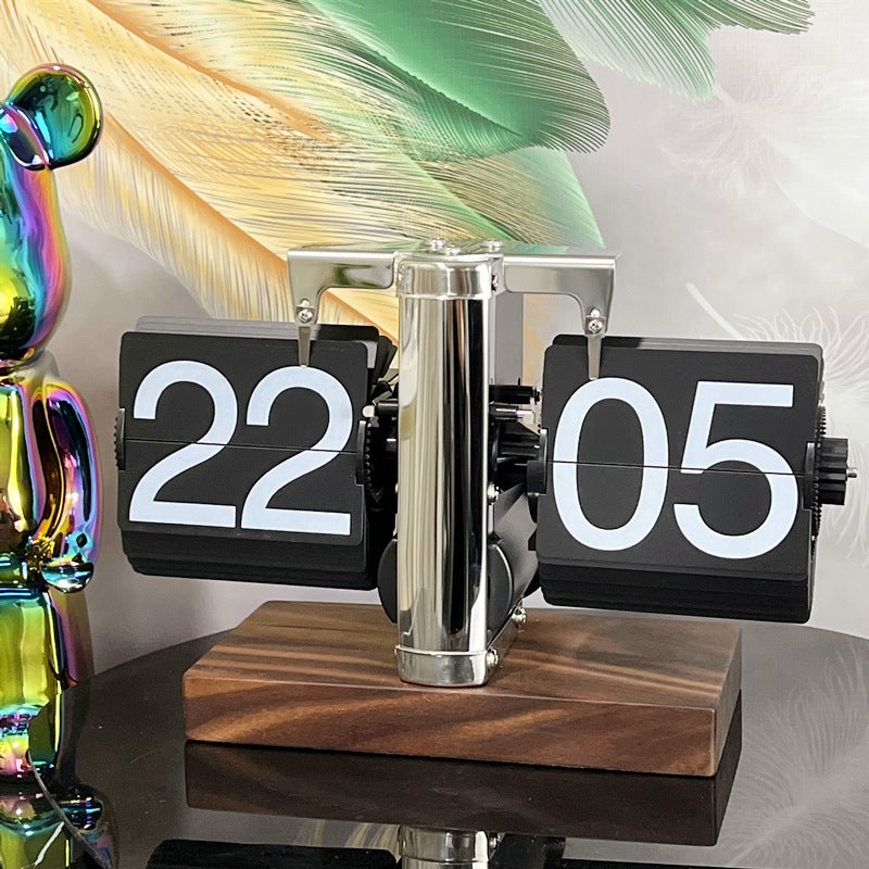 Miaoke New Retro Solid Wood Mechanical Flip-Page Clock - Unique Desktop Decorative Timepiece - Image 1