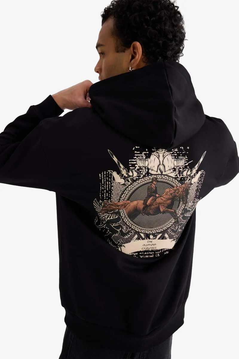 ديفاكتو Boxy Fit Printed Long Sleeve Sweatshirt