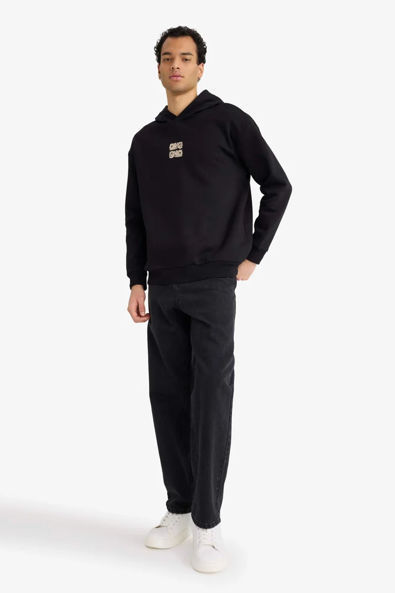 ديفاكتو Boxy Fit Printed Long Sleeve Sweatshirt
