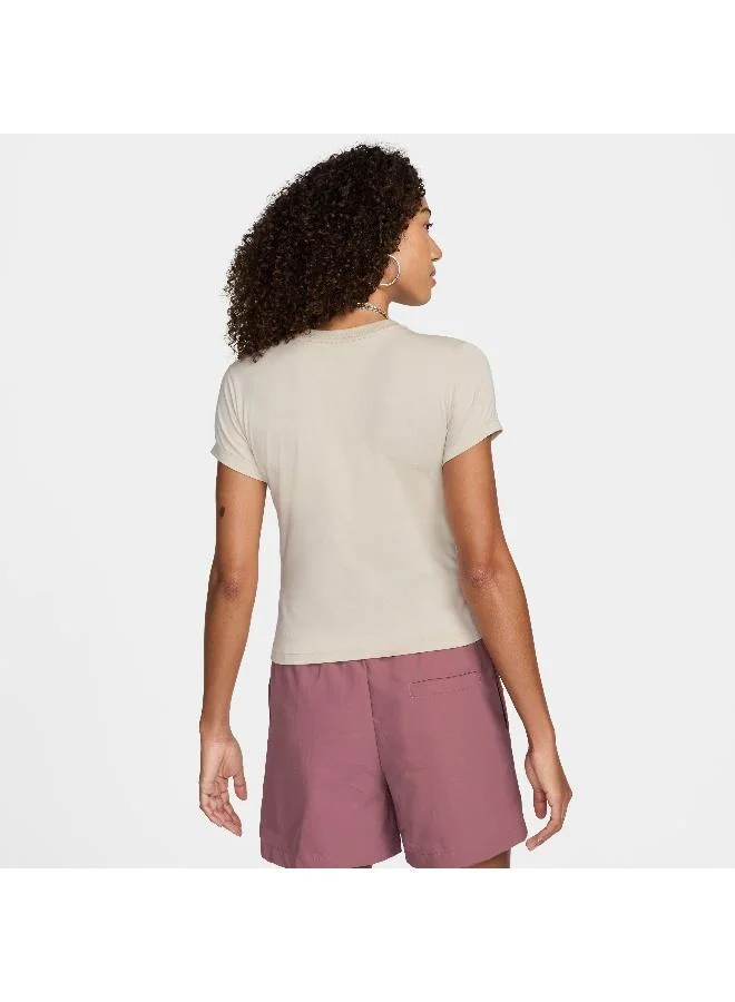 Nike Women's Sportswear Chill T-shirt