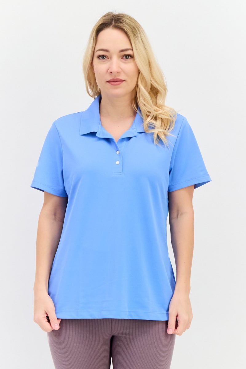 Greg Norman تي شيرت بولو خارجي قصير الأكمام للنساء، أزرق فاتح - Image 1