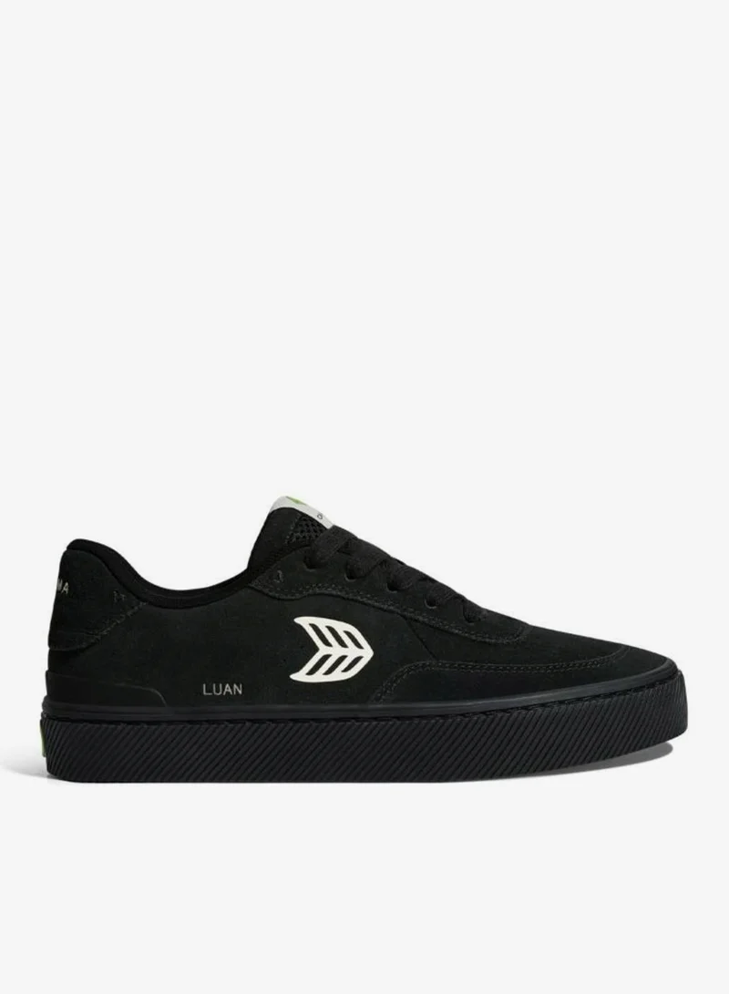 كاريوما LUAN PRO All Black Suede Ivory Logo Sneaker