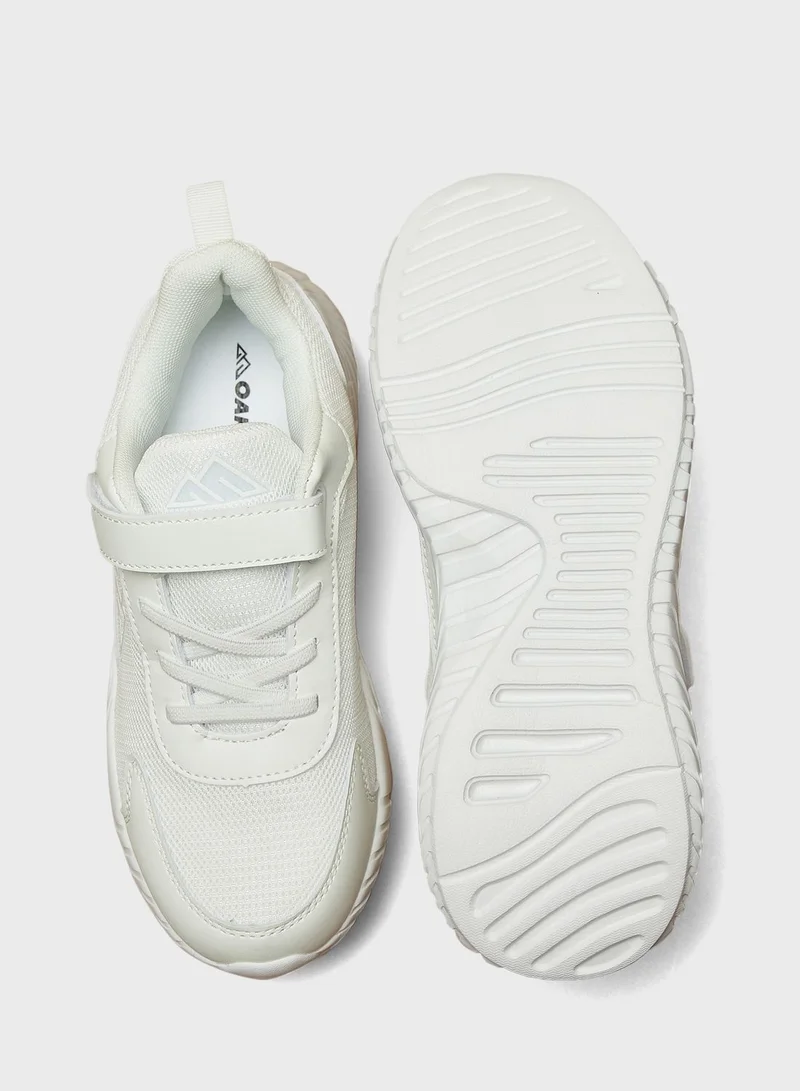 شو اكسبرس Youth Low Top Velcro Sneakers