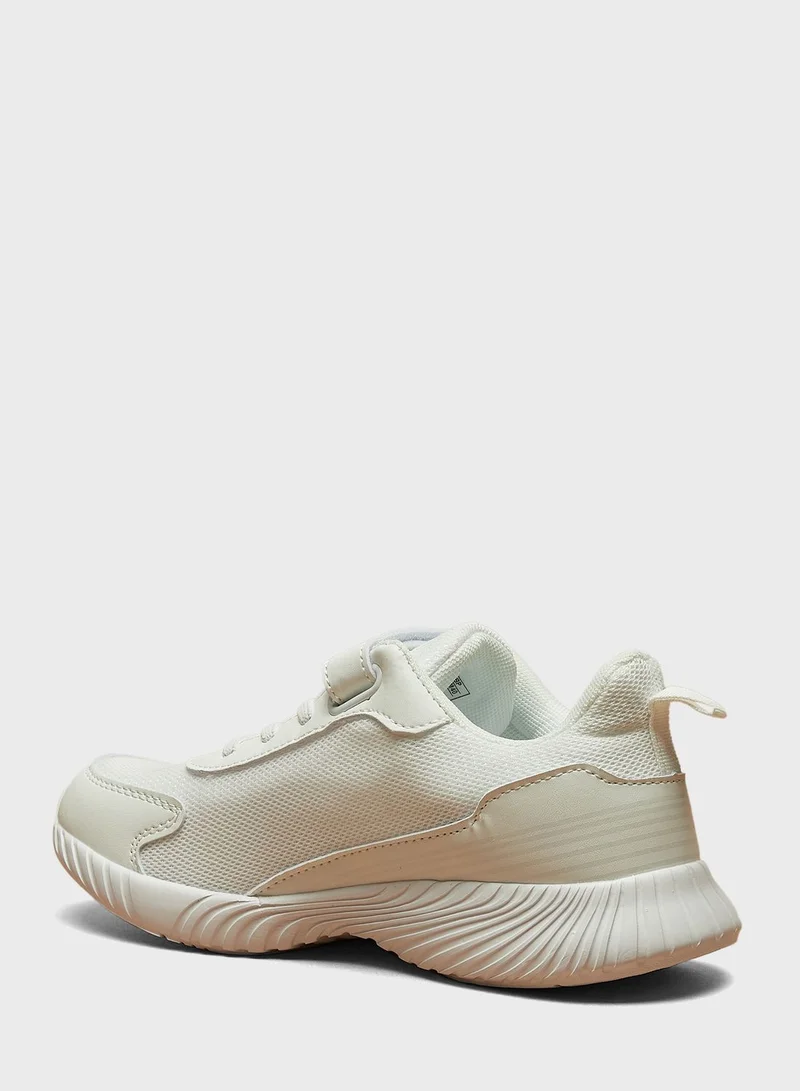 شو اكسبرس Youth Low Top Velcro Sneakers