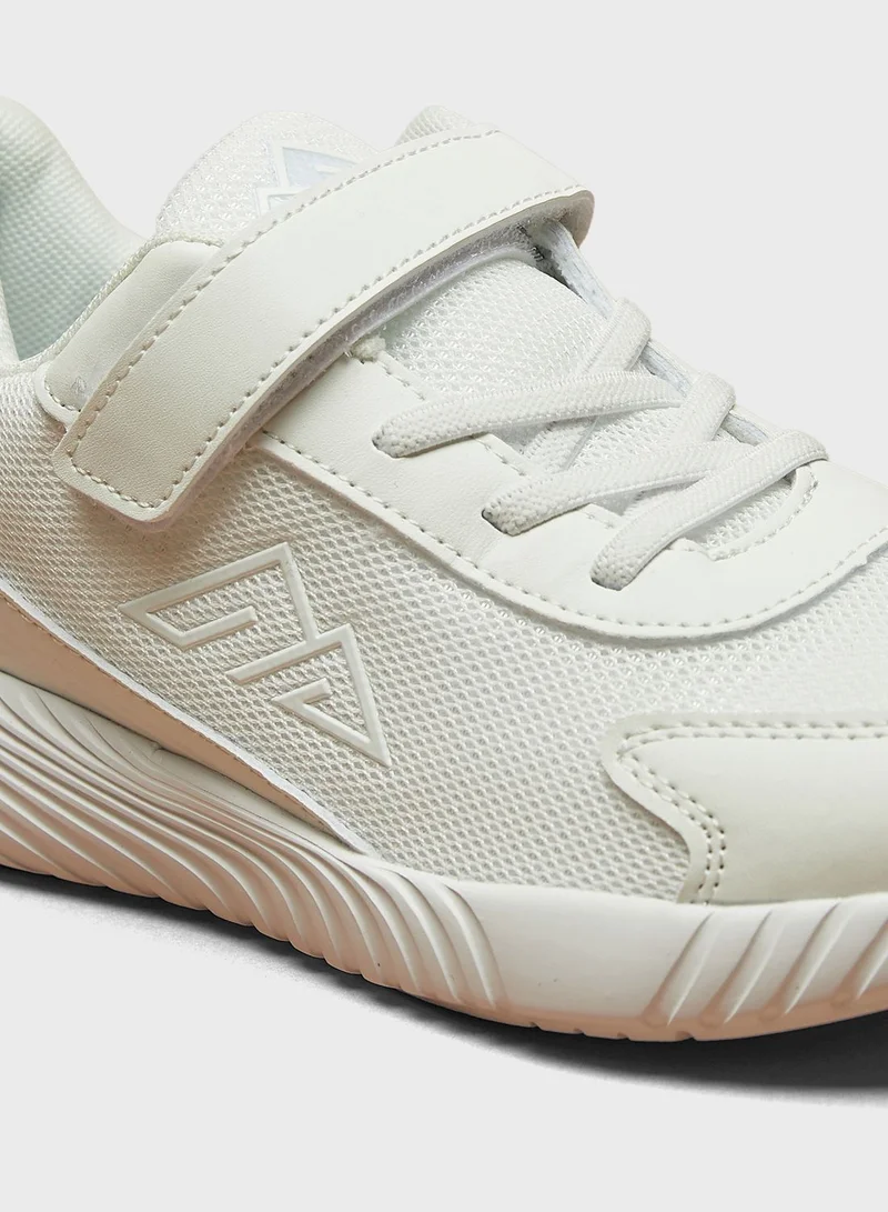 شو اكسبرس Youth Low Top Velcro Sneakers