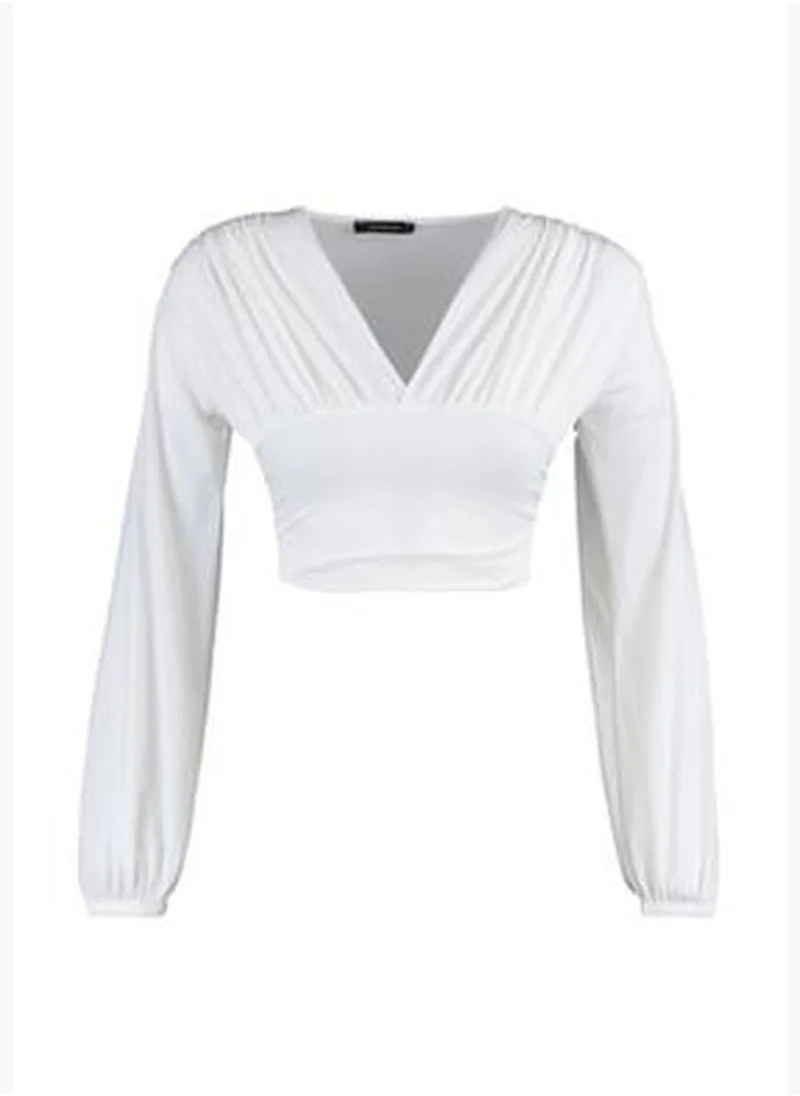 trendyol White Draping Detail Fitted/Simple V-Neck Crop, Flexible Knitted Blouse TWOAW23BZ00320