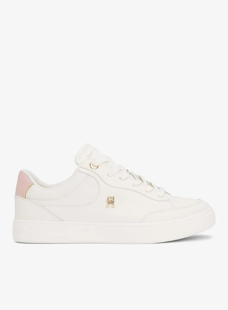 تومي هيلفيغر سنيكرز كورت شيك إسنشال