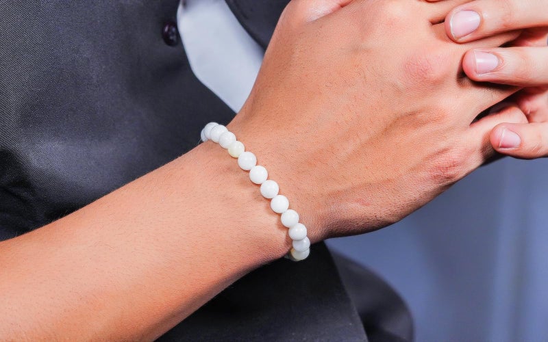 GEMSMANTRA Moonstone Stretchable Crystal Bracelet | 8mm Round Cut Beads | Unisex Healing Bracelet for Men & Women | Enhances Emotional Balance & Spiritual Healing - Image 4