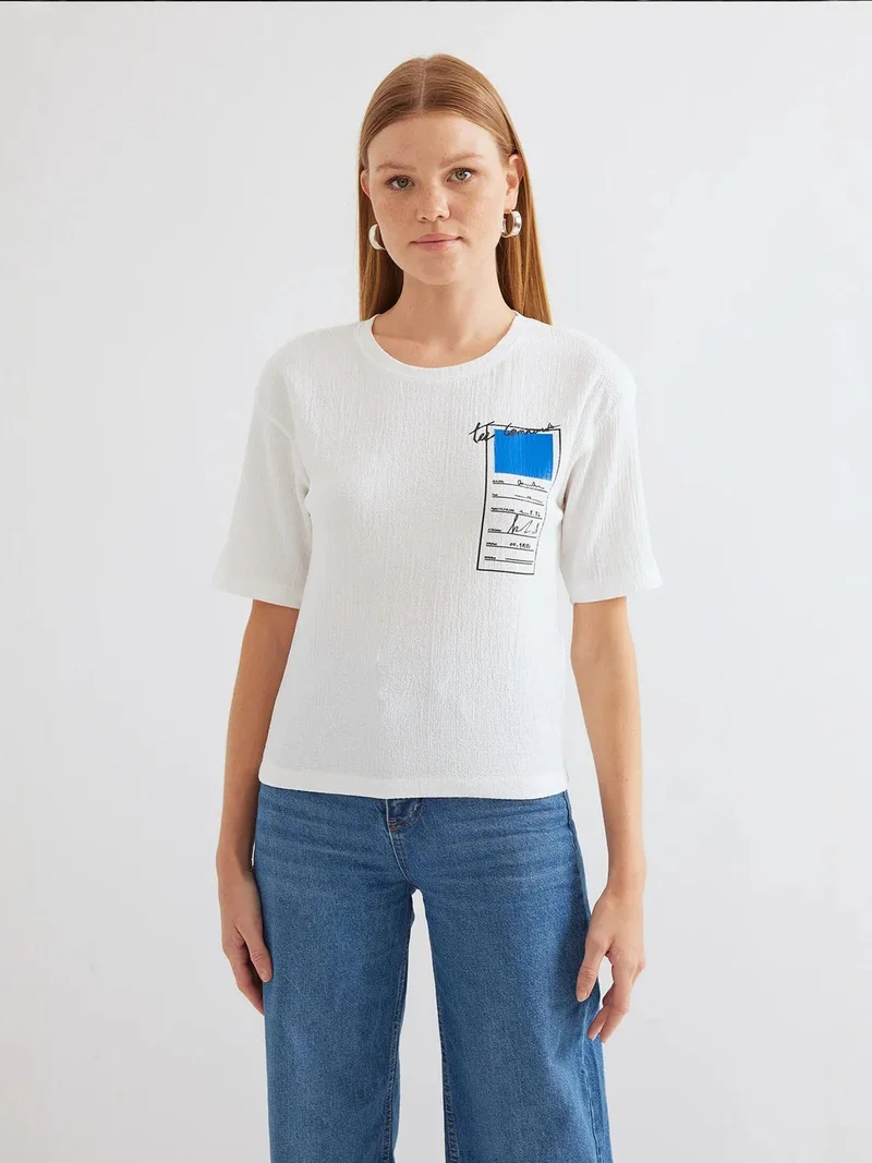 بيغ دارت تيشيرت بياقة دائرية وأكمام قصيرة مطبوع