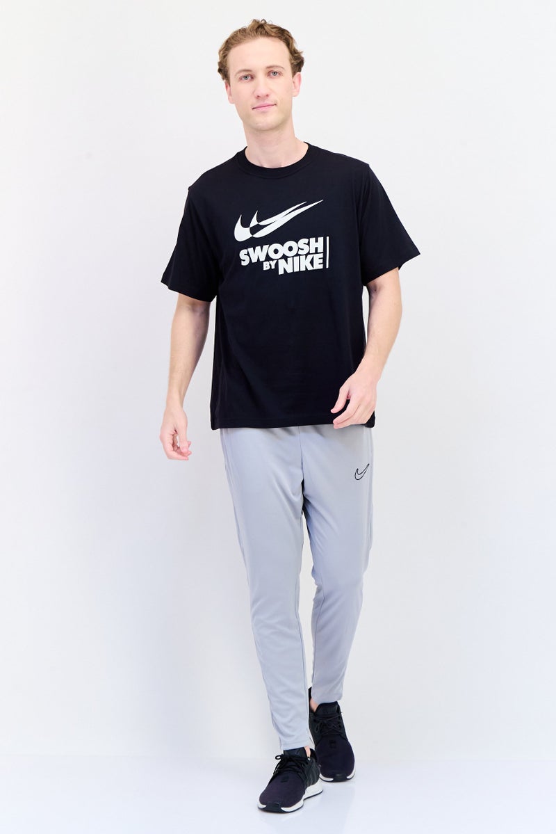 Nike تي شيرت رياضي للرجال بأكمام قصيرة، خارجي، أسود - Image 4