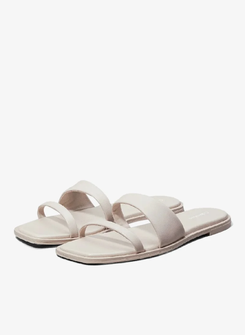 كالفن كلاين صندل من الجلد