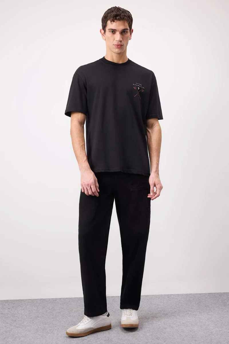ديفاكتو Vikings Valhalla Boxy Fit Crew Neck Printed Short Sleeve T-Shirt
