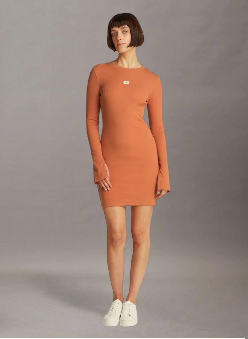 كالفن كلاين جينز فستان سليم قصير من القطن بتصميم مضلع - Image 1