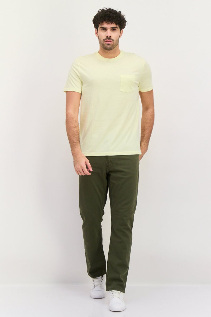 GAP تي شيرت رجالي بأكمام قصيرة و ياقة دائرية، أصفر فاتح - Image 2