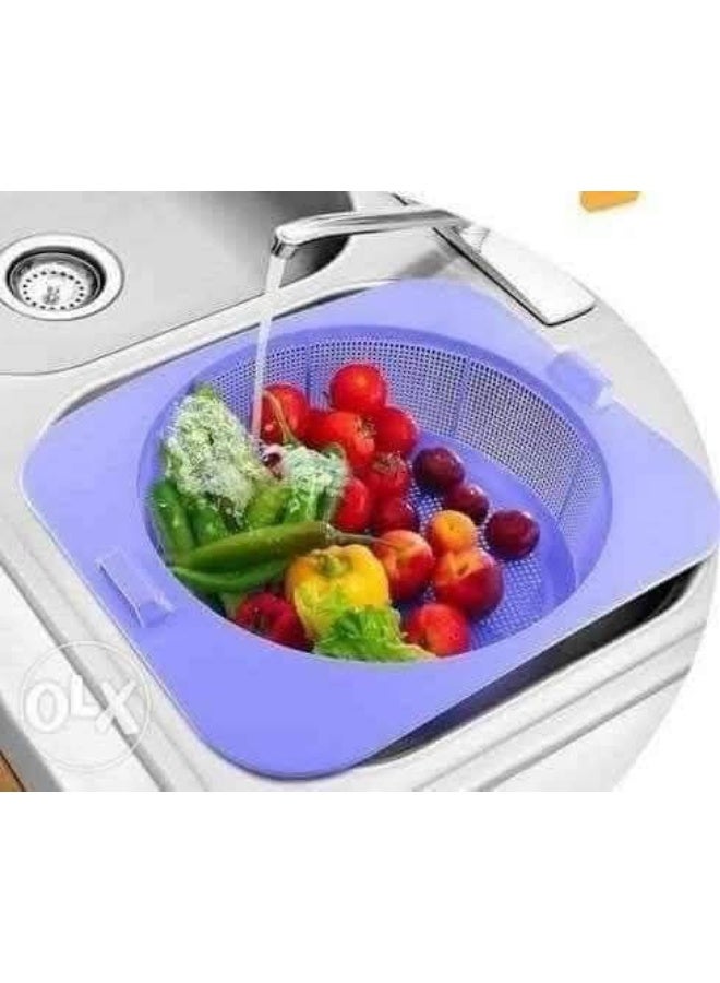 A plastic sink strainer that is practical and easy to clean.