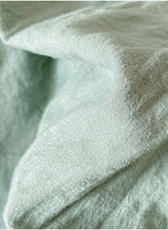 LUNA Home 3-Piece Set: queen-size fitted bedsheet and two pillowcases, washable cotton in a green color.  - Image 4