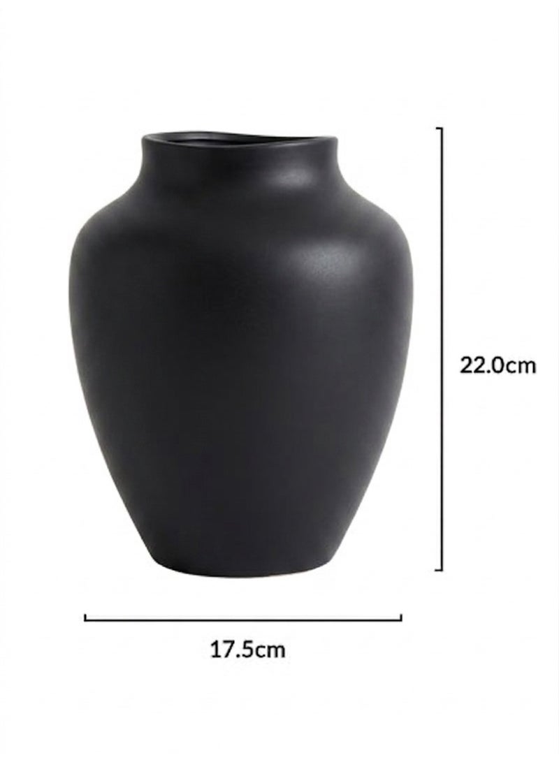 3D BROTHERS “Quiet Texture” Vase with a Crinkled Surface and Minimalist Charm - Image 4