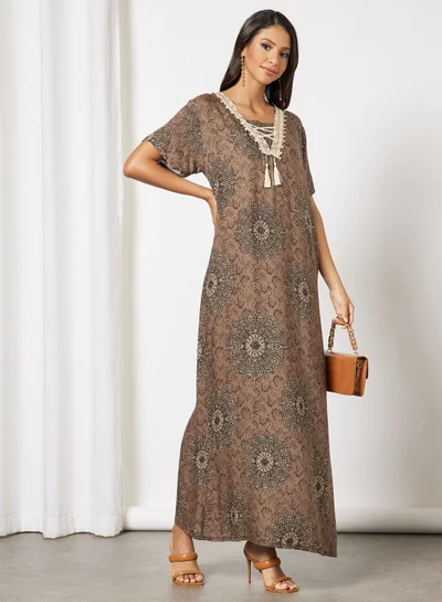 Hayat Jalabiya In Abstract Print  With Lace And Tassel Embellishments