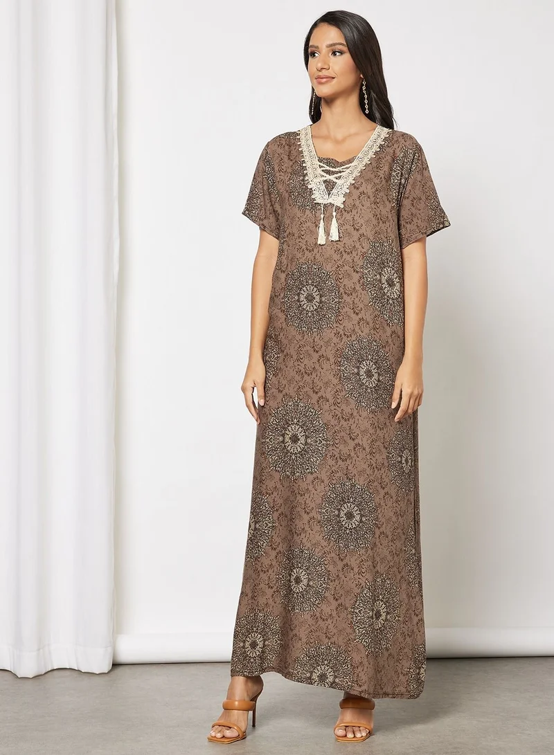 Hayat Jalabiya In Abstract Print  With Lace And Tassel Embellishments