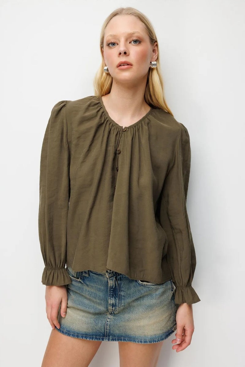 MIXRAY Textured Button-Up Crew Neck Blouse - Image 3
