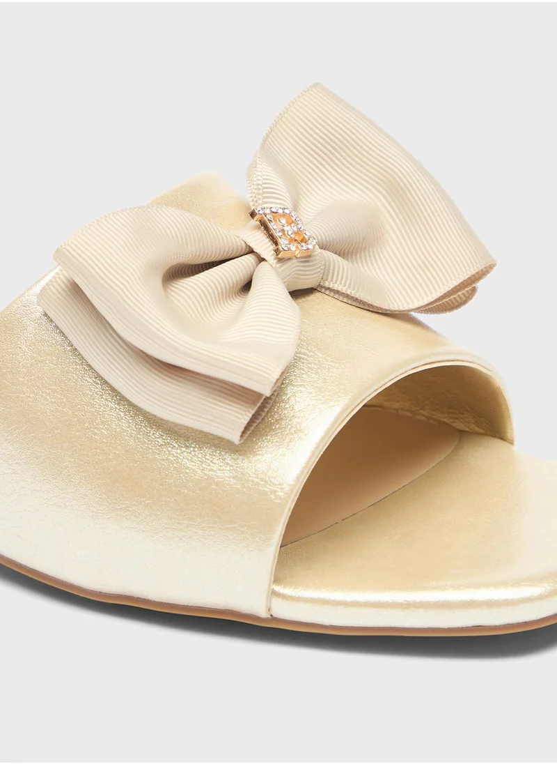 شو اكسبرس One Strap Flat Sandals