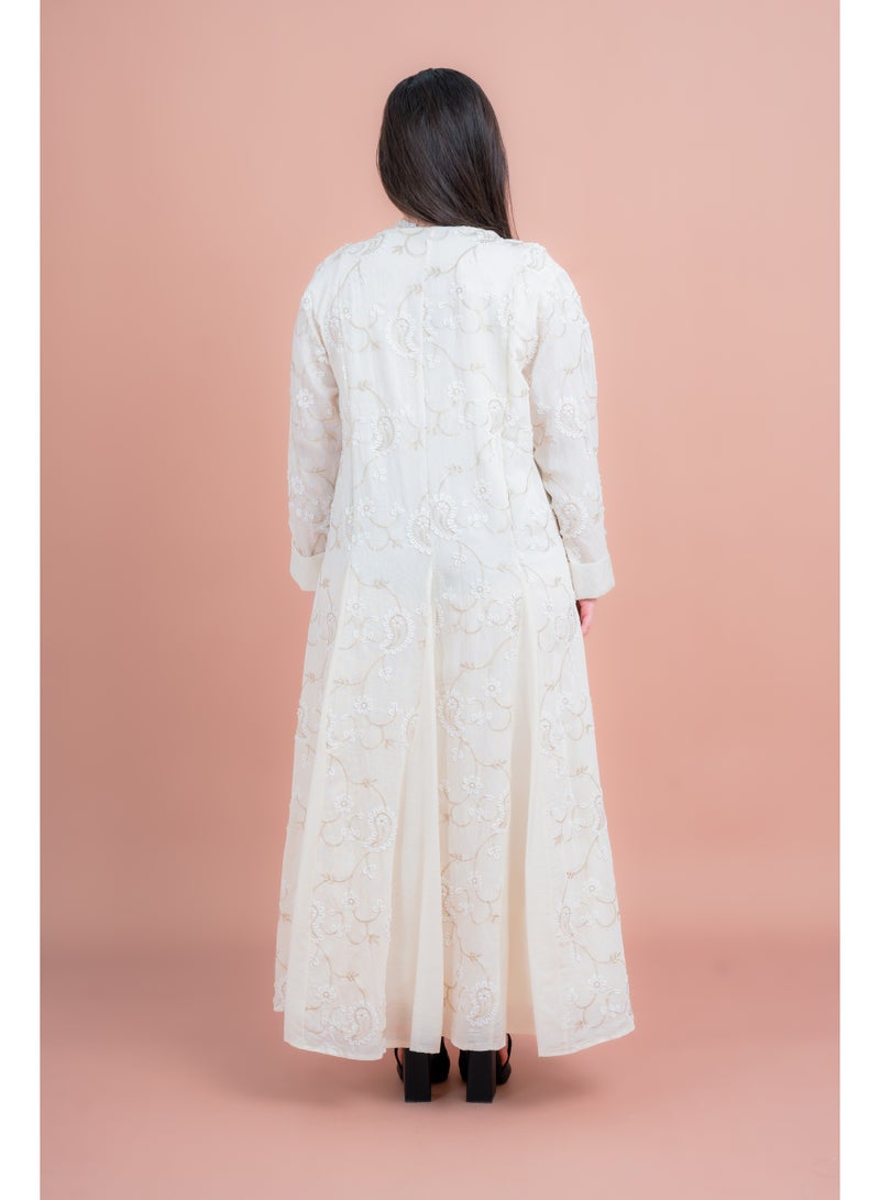 اكسا جلابية مطرزة بلمسة رقيقة بيج - Image 4