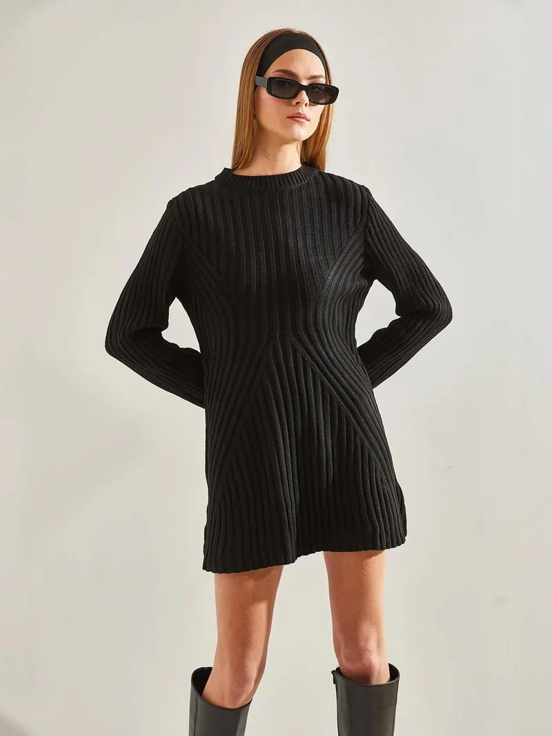 بيانكو لوتشي فستان محبوك بياقة دائرية بنقشة مضلعة من لوتشي