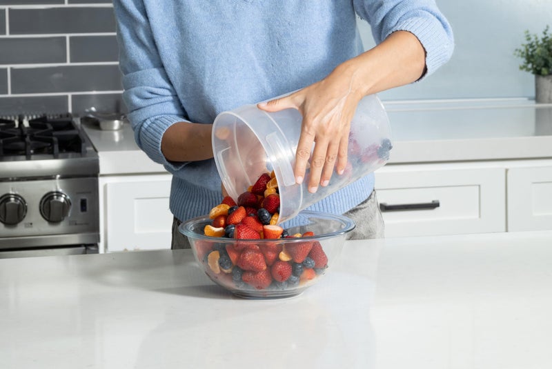 Cambro 4 Quart (QT) Food Storage Container (No Lid) - Restaurant Food Grade Bucket - for Dough Proofing and Brining (Translucent) - Image 3