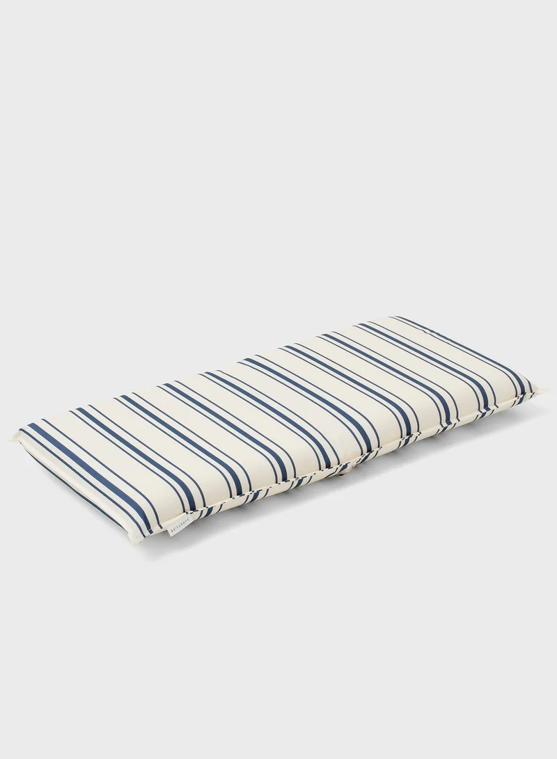 SUNNY LIFE The Resort Lean Back Beach Chair Coastal Blue