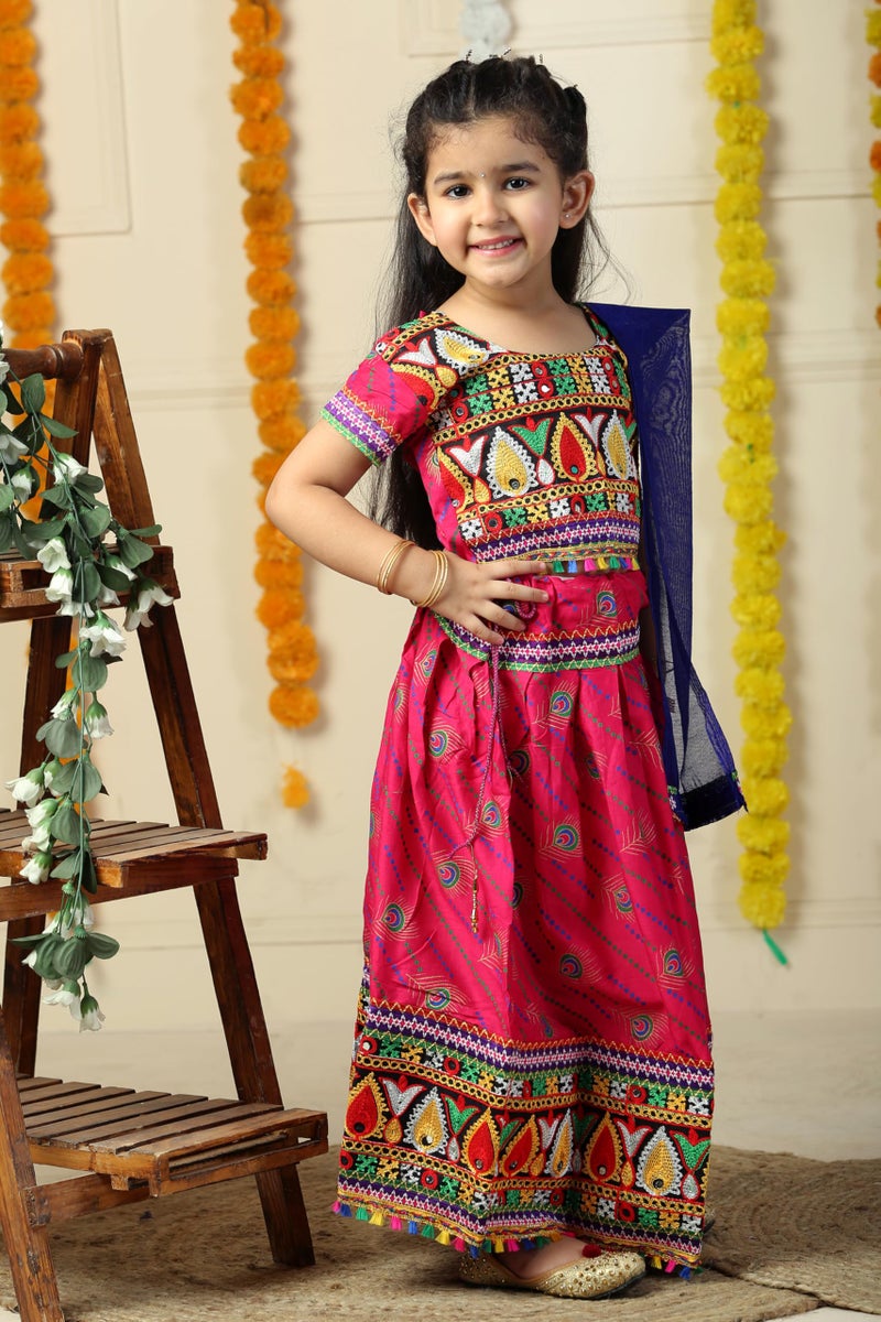 Ahhaaaa Kids Embroidered Traditional Ghoomar Lehenga Choli |Chania Choli||Navratri/Dandiya/Garba Dress With Dupatta For Girls (4-5 Years, Pink) | Material: Cotton Blend | Finish Type: Readymade - Image 4