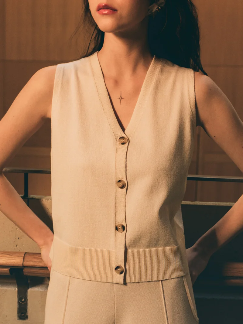 Lichi Knitted waistcoat with buttons