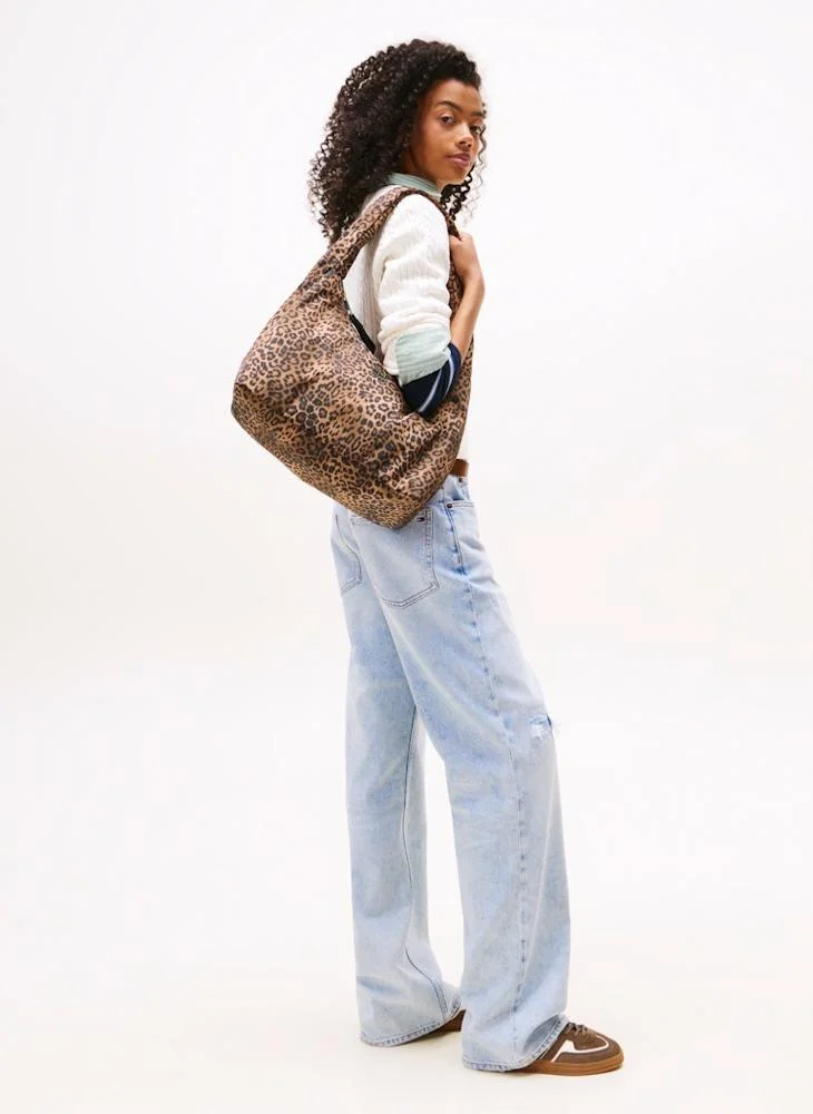 تومي جينز Urban Leo Hobo Bag