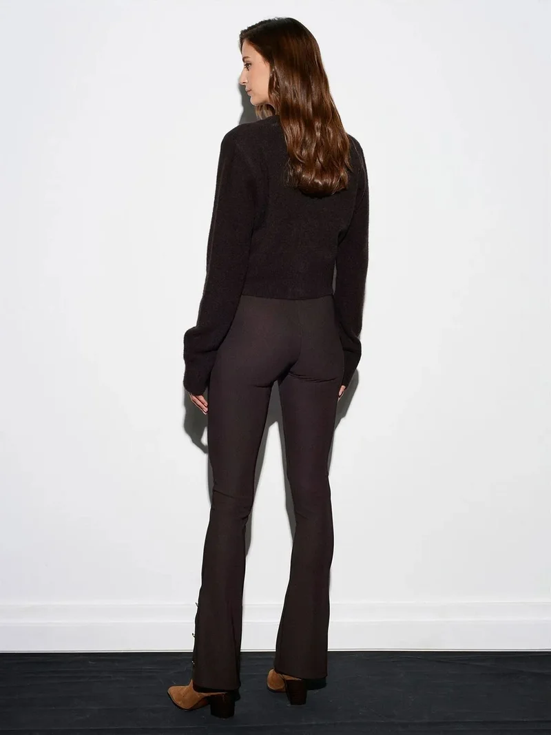 ديلفين DILVIN High-Waist Flare Leggings with Button Detail