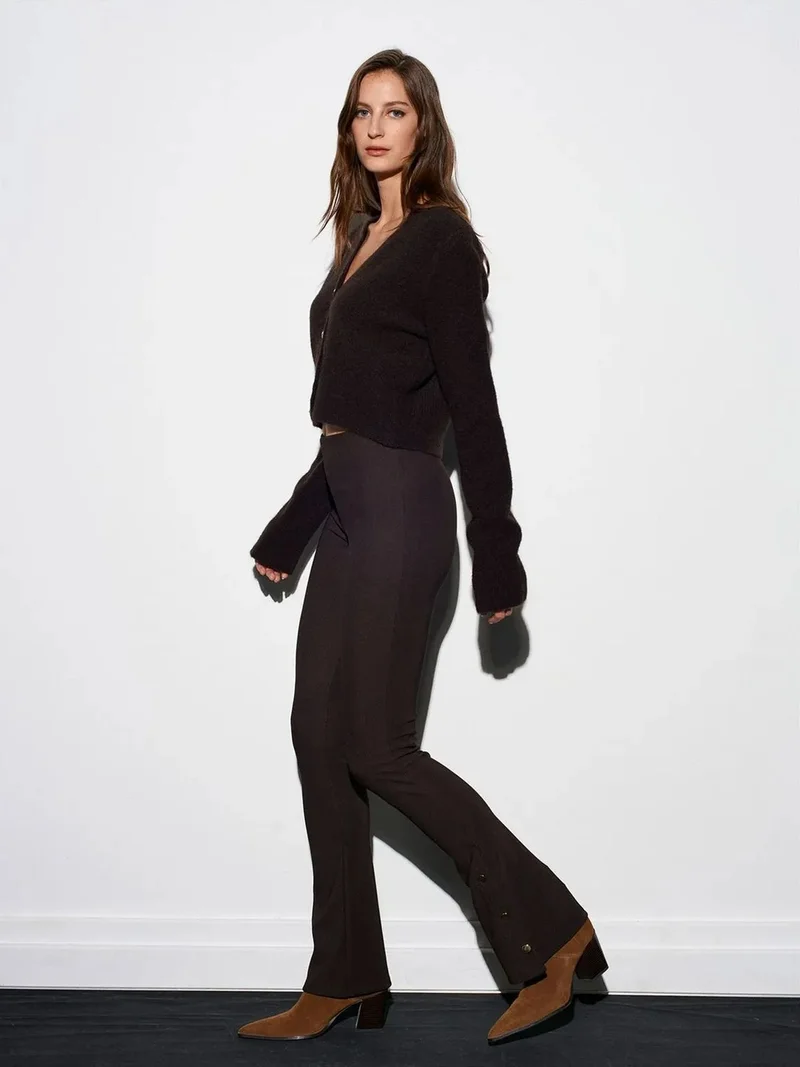 Dilvin DILVIN High-Waist Flare Leggings with Button Detail
